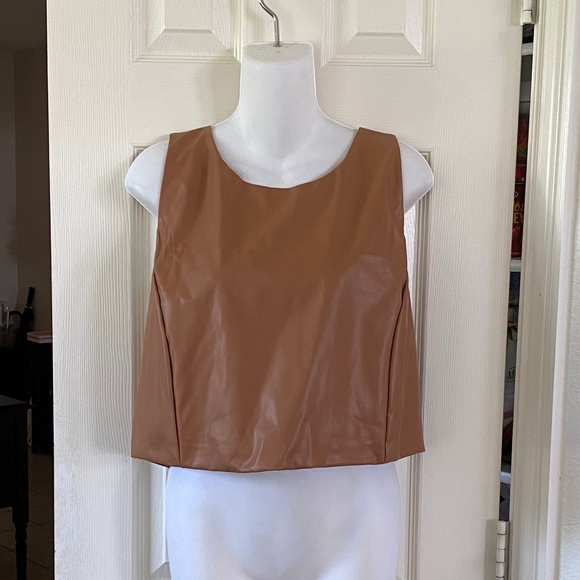 Tahari Sport Women's Active Faux Leather Racerback Cropped Tank - Picture 1 of 8